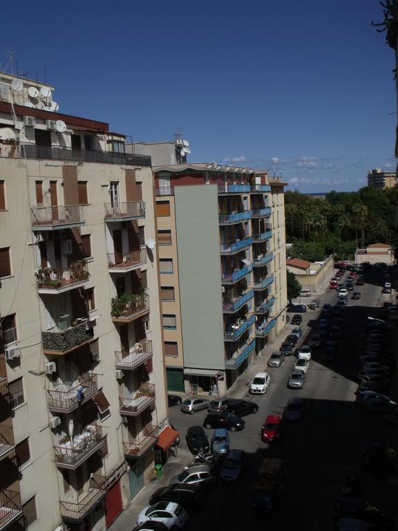 ホテルA Tre Passi Dal Centro パレルモ エクステリア 写真