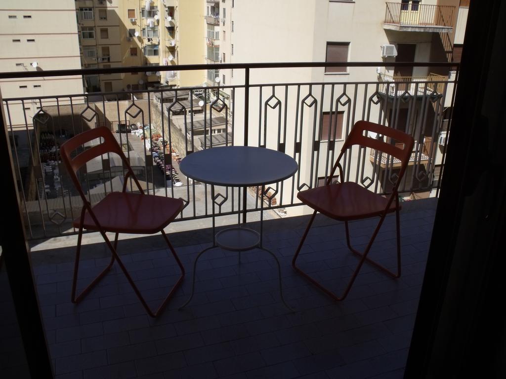 ホテルA Tre Passi Dal Centro パレルモ エクステリア 写真