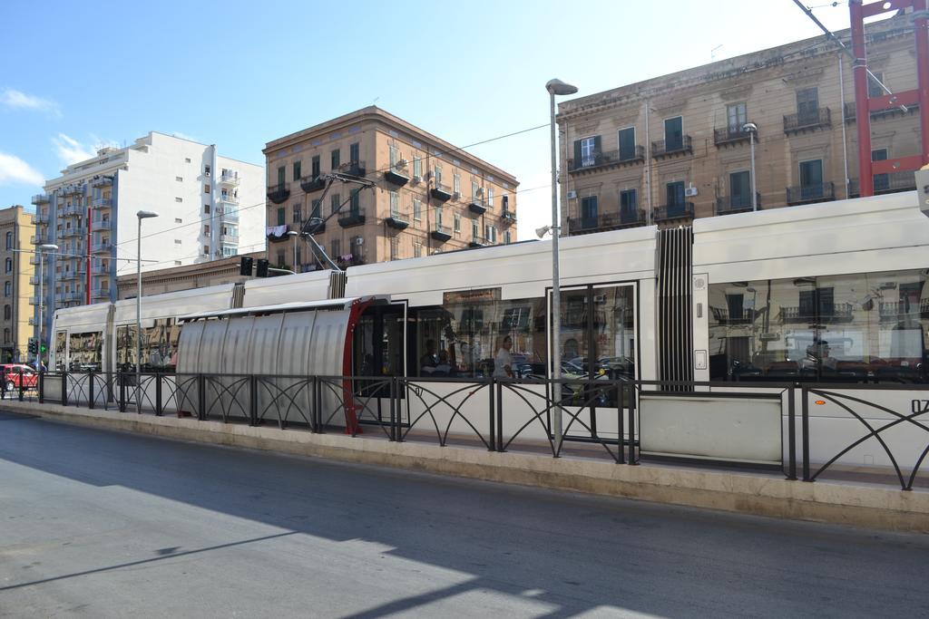 ホテルA Tre Passi Dal Centro パレルモ エクステリア 写真