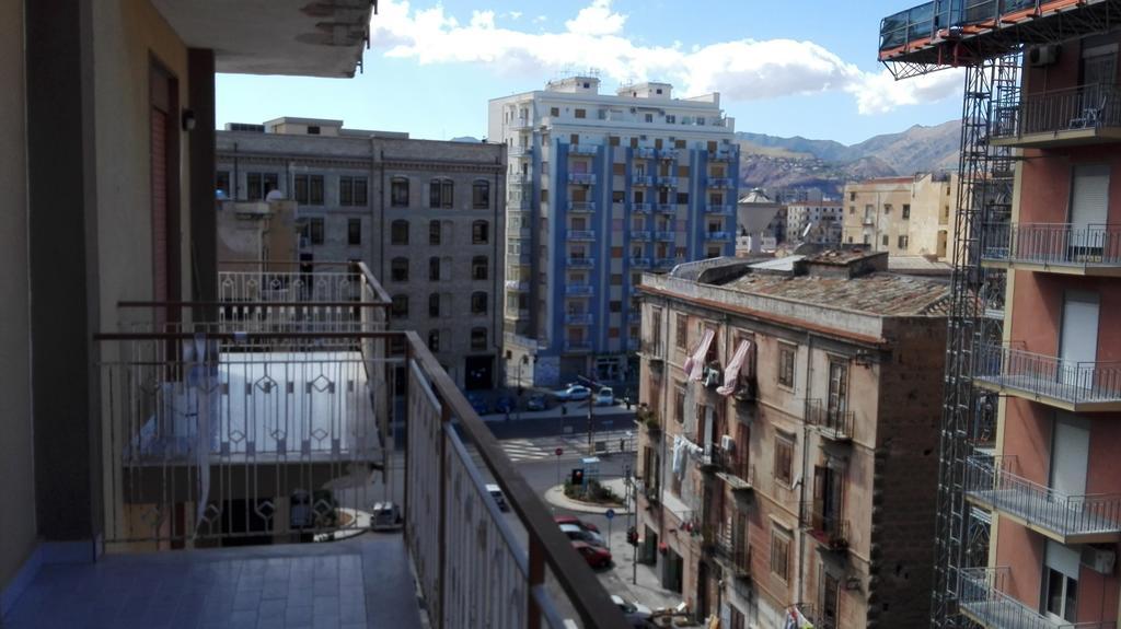 ホテルA Tre Passi Dal Centro パレルモ エクステリア 写真